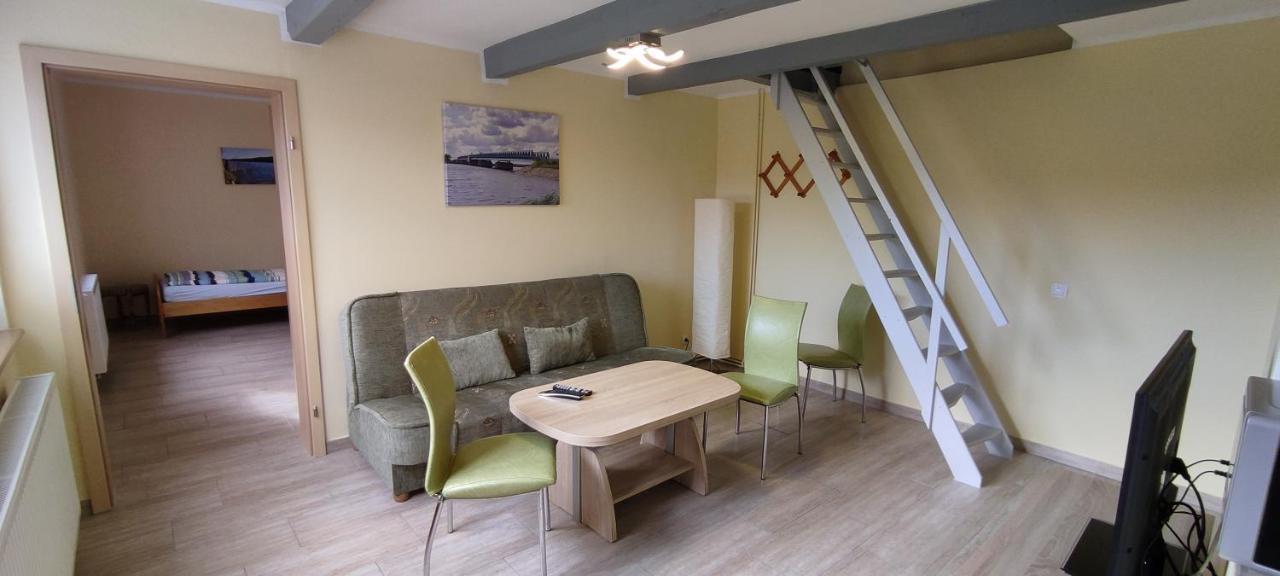 Pension Lindenhof Kachlin ภายนอก รูปภาพ
